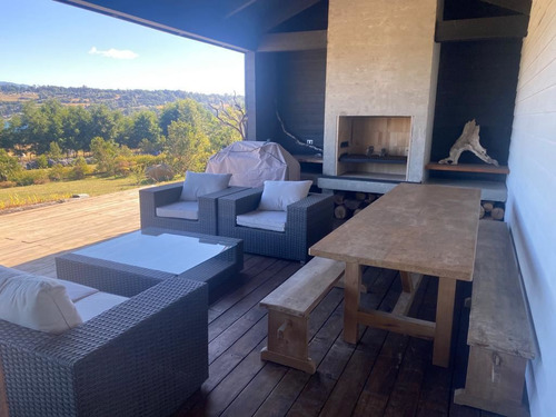 Casa En Venta De 5 Dorm. En Panguipulli