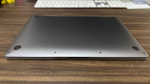 Macbook Pro 2020 13 Chip M1 16gb Ram 1tb Ssd Space Gray (Usado)
