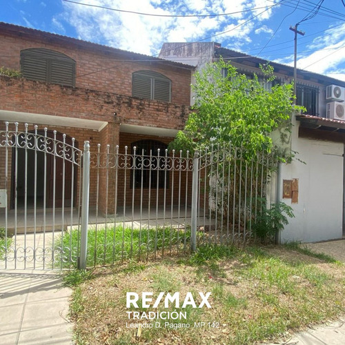 Casa En Venta 3 Dormitorios Barrio Los Troncos