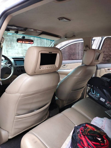 Imagem 8 de 8 de Toyota Hilux Sw4 2.7 Sr 4x2 16v Flex 4p Automático