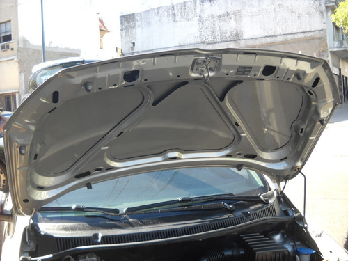 Imagen 13 de 15 de Volkswagen Suran 1.6 Highline 101cv 2013 Gnc Gris