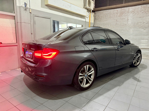 BMW Serie 3 3.0 330i Sedan Sport Line 252cv