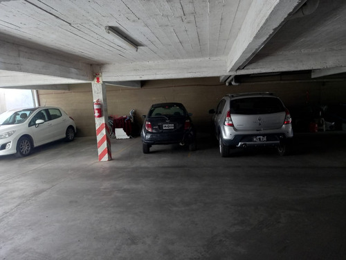 Cochera En Venta San Isidro