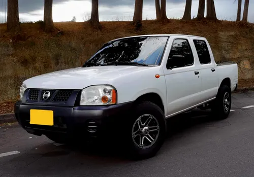 Nissan Frontier 2.4L DOBLE CABINA 4x2