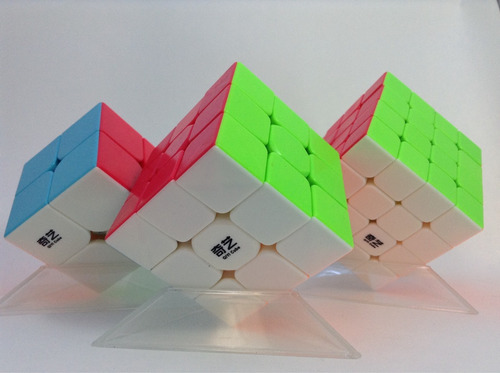 Paquete Cubos Rubik Qiyi Stickerless 2x2, 3x3, 4x4