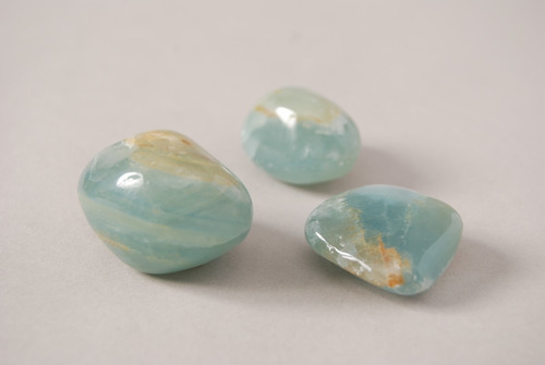 Imagen 2 de 2 de Piedra Ónice Azul Rolado N° 2