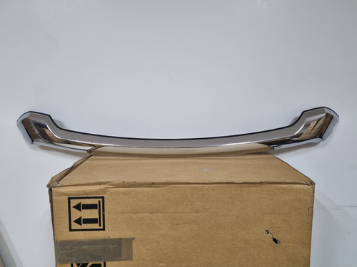 Platina De Capot Toyota Hilux Dubai 2022-2023 Original