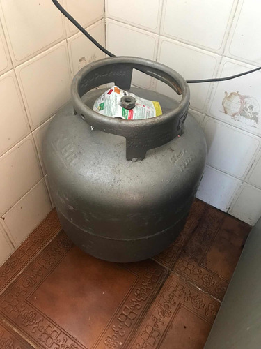 Imagem 1 de 1 de Botijão De Gás