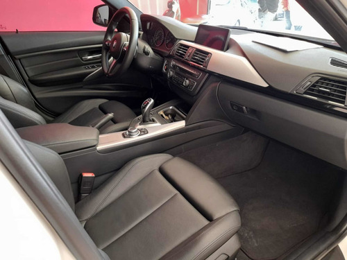 Imagen 10 de 13 de Bmw Serie 3 3.0 335i Sedan M Package At 306cv 2013