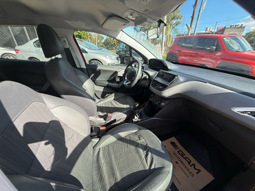 Peugeot 208 1.6 Active