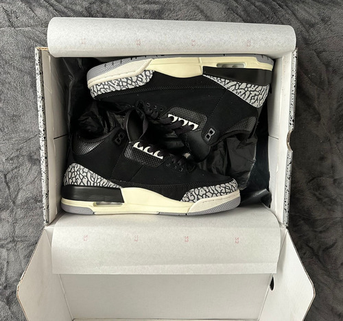 Jordan 3 Off Noir (Usado)