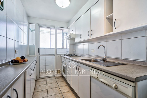 Imagen 7 de 16 de Cómodo Departamento Con Gran Vista, En Sector Alonso De Cama