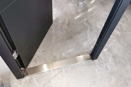 Imagen 4 de 9 de Puerta De Seguridad Exterior Multianclaje Foliada Pvc 70mm
