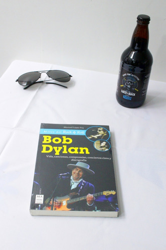 Libro // Bob Dylan, Vida, Canciones, Compromiso // Lucy Rock