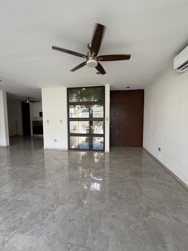 Casa De 4 Recámaras + Cuarto De Servicio, En Residencial Parque Natura En Cholul