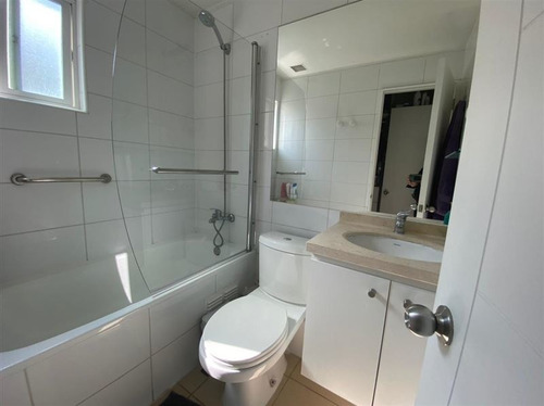 Casa En Venta De 3 Dorm. En Peñalolén