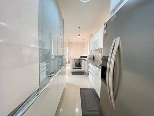 Moderno Townhouse En Venta En Urb Piedras Pintadas Gavip