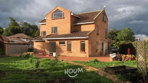 Casa En La Bajada. 3 Habitaciones, 329 M², Id: 146647