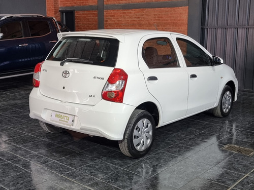 Toyota Etios 1.5 X 6Mt