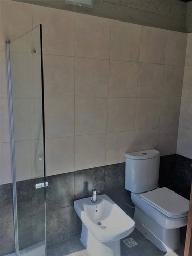 Nono Venta De Complejo Con 4 Casas Y Dpto