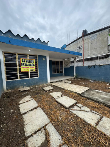 Venta De Casa En Primer Cuadro De La Ciudad En Col. Ex-normal