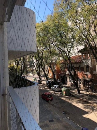 Apartamento En Venta En Punta Carretas De 3 Dormitorios. Garaje Doble.
