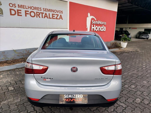 Imagem 4 de 8 de Grand Siena 1.4 Mpi Attractive 8v Flex 4p Manual