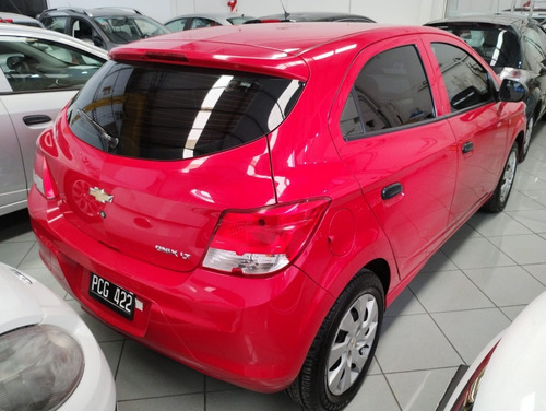 Imagen 18 de 25 de Chevrolet Onix Lt Con Gnc 2015, Concesionario Oficial Lp