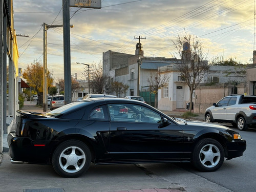 Ford Mustang coupe 3.8 V6