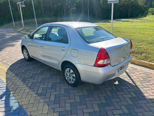 Toyota Etios 1.5 Xs