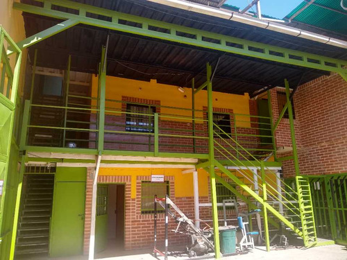 Complejo Comercial/residencial. Av. Universidad, Naguanagua.