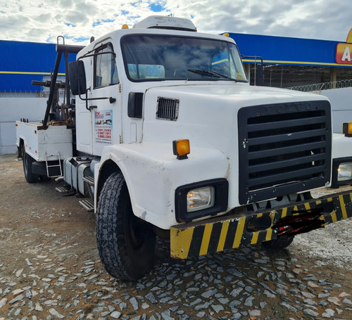 Imagem 4 de 8 de Volvo N10 Guincho Lança Extra Pesado