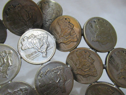 Bandeja Realizada Con 114 Monedas 2 Cruzeiros Brasil 1945-53 (Usado)