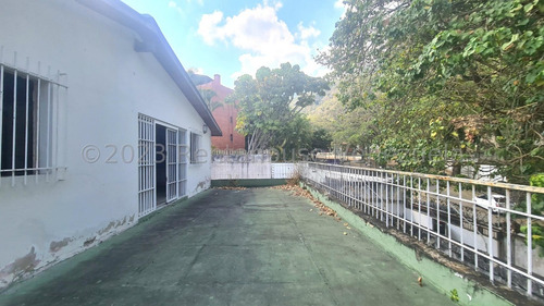 Casa 690 M2 Para Remodelar, La Castellana Katiuska Quevedo