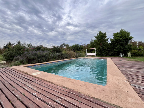 Casa Cómoda Con Plantación De Nogales En Producción