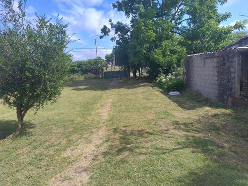 Alquiler De Casa Muy Linda A Nuevo De Dos Dormitorios, Amplio Terreno Con Entrada Para Autos,