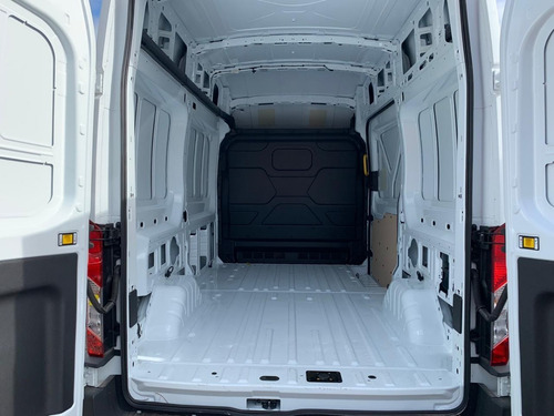 Imagen 8 de 22 de Ford Transit Furgon Medio Techo Elevado 0 Km 2022