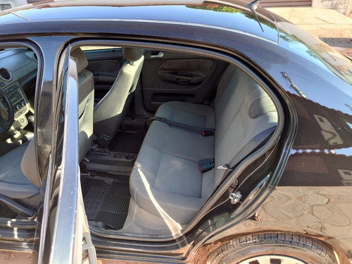 Volkswagen Voyage Confortline 1.6 Preto Completo