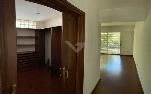 Apartamento En Planta Baja. 3 Dormitorios En Suite Y Servicio