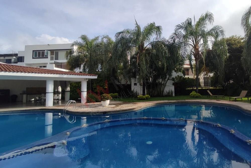 Se Vende Lote De Terreno Dentro Del Fraccionamiento Burgos Corinto En Temixco.-