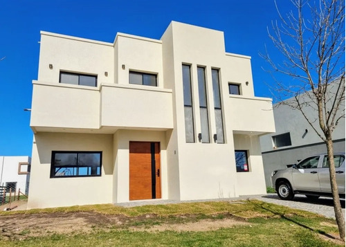 Casa Con Posibilidad De Financiación En Araucarias (puertos)