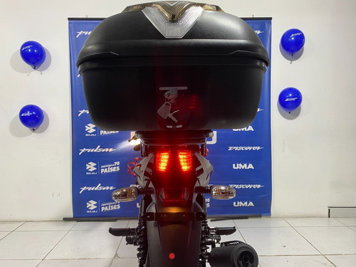 Imagen 2 de 22 de Bajaj Pulsar 180 Fi 2023