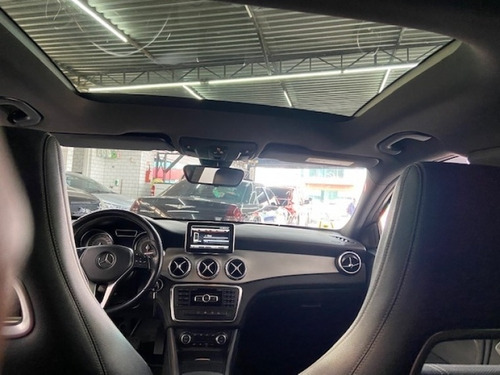 Imagem 9 de 14 de Mercedes Gla200 2015 1.6 Flex Cinza