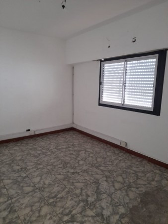 Imagen 5 de 12 de Excelente Piso Con Oficinas En Bernal Centro, Inmejorable Ubicación