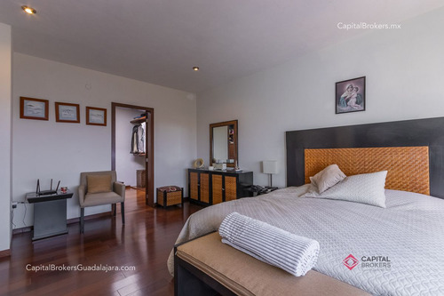 Residencia De Lujo En Los Olivos En Venta