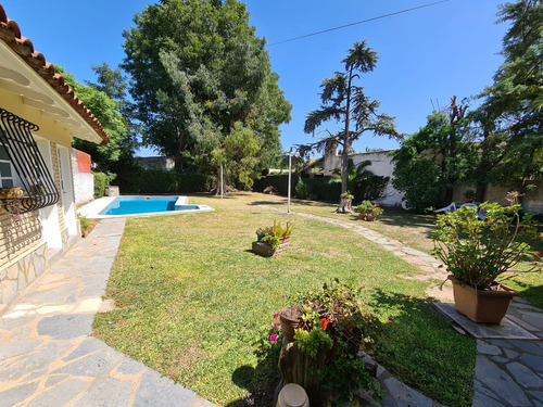 Excelente Chalet Zona Residencial Ituzaingó Norte