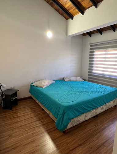 Sky Group Vende Town House En Manantial, Conjunto Aguamanil. Inth-202