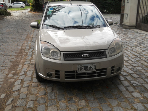 Ford Fiesta Max Full