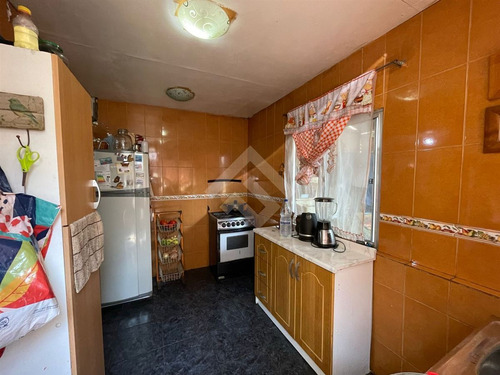 Casa En Venta De 2 Dorm. En Maipú