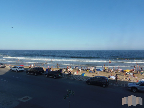 Imagen 4 de 30 de Frente A La Playa